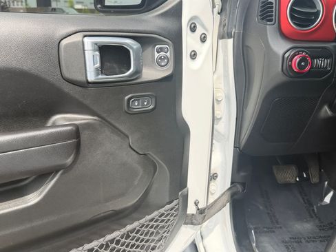 Used 2021 Jeep Wrangler Unlimited Rubicon AWD/4WD image 14