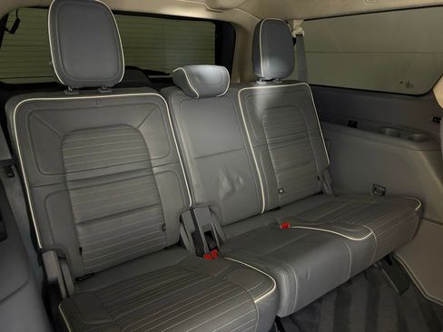 Used 2022 Lincoln Navigator L Black Label image 18