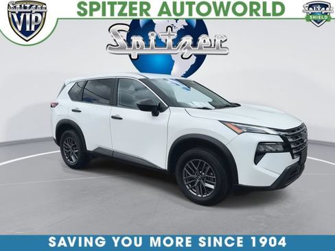 Used 2024 Nissan Rogue S AWD/4WD image 2