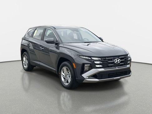 Used 2026 Hyundai Tucson SE AWD/4WD image 3