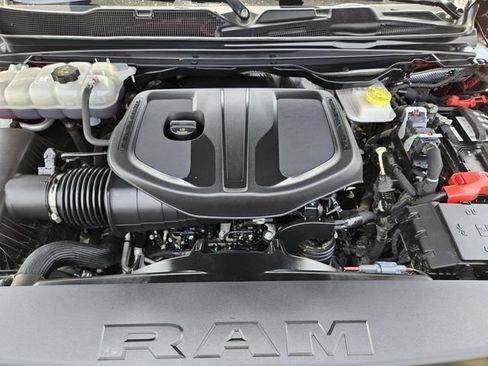 Used 2025 RAM 1500 Laramie AWD/4WD image 28