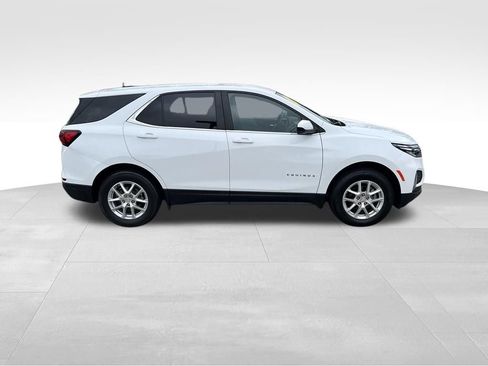 Used 2023 Chevrolet Equinox LT w/ Driver Convenience Package AWD/4WD image 8