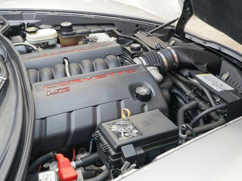 Used 2006 Chevrolet Corvette Coupe w/ Preferred Equipment Group RWD image 29