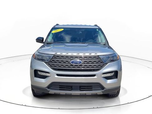 Used 2022 Ford Explorer XLT w/ Equipment Group 202A RWD image 2