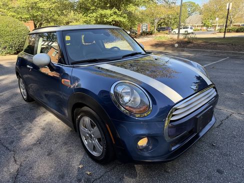 Used 2015 MINI Cooper 2-Door Hardtop image 13
