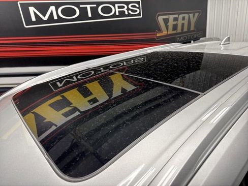 Used 2021 Nissan Rogue SV w/ Premium Package image 6