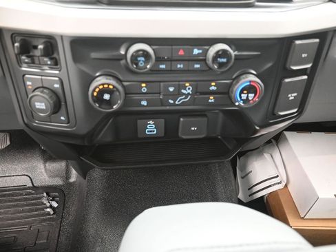 New 2025 Ford F550 4x4 Regular Cab Super Duty image 7