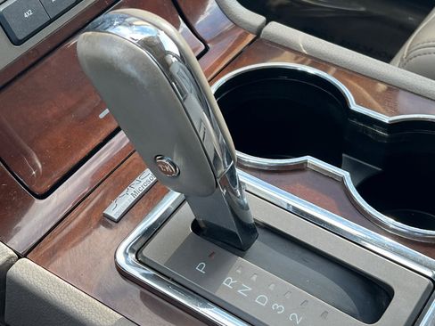 Used 2014 Lincoln Navigator 4WD image 20