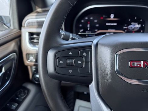 Used 2023 GMC Yukon SLT AWD/4WD image 30