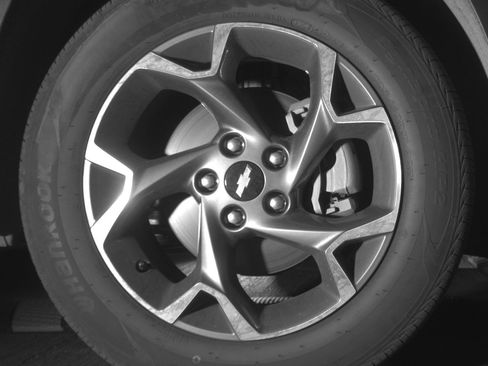 Used 2025 Chevrolet Trax LT FWD image 13