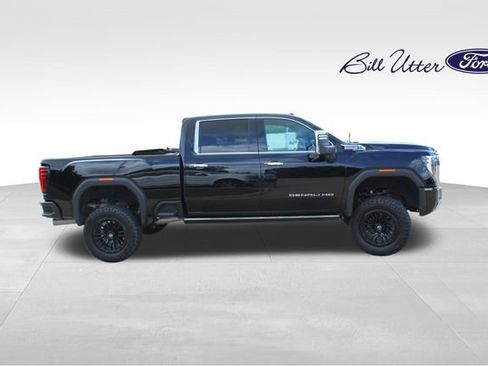 Used 2024 GMC Sierra 2500 Denali w/ Denali Reserve Package AWD/4WD image 4