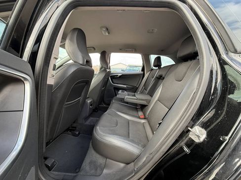Used 2016 Volvo XC60 T5 w/ Proximity Package FWD image 8