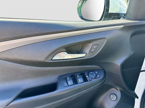 Used 2025 Buick Envista Avenir image 9