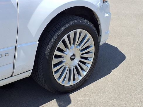 Used 2016 Lincoln Navigator L Select AWD/4WD image 32