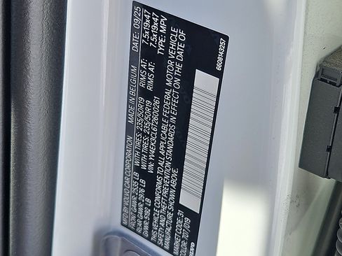 New 2026 Volvo EX30 Cross Country Ultra w/ Protection Package Premier image 20