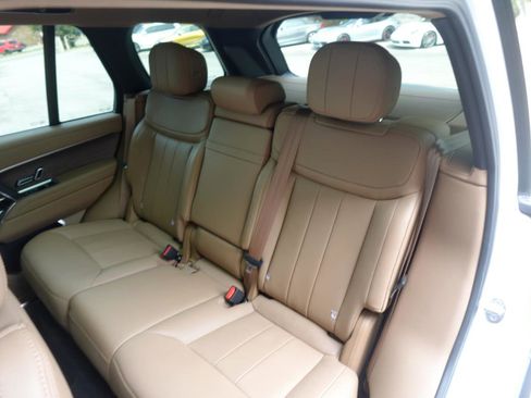 Used 2023 Land Rover Range Rover SE AWD/4WD image 18