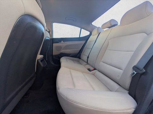 Used 2018 Hyundai Elantra SEL image 18