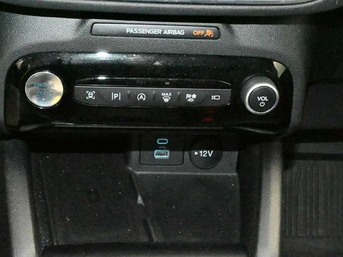 Certified 2023 Ford Escape Platinum w/ Class II Trailer Tow Package AWD/4WD image 21