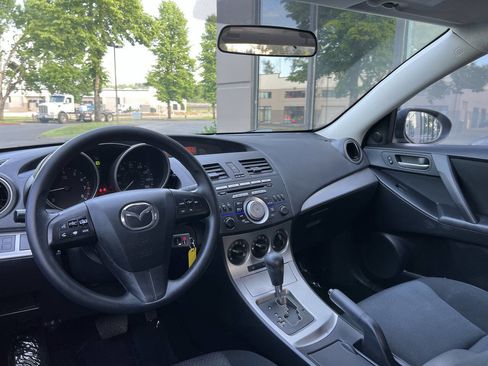 Used 2010 MAZDA MAZDA3 i Touring FWD image 14