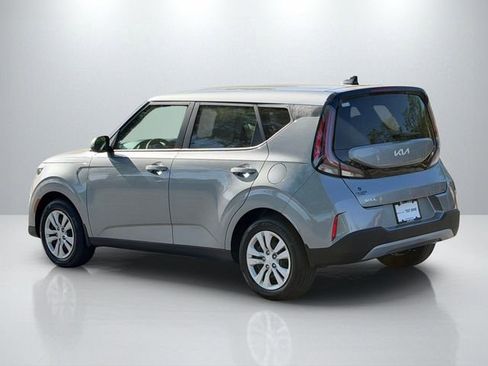 Certified 2025 Kia Soul LX image 5