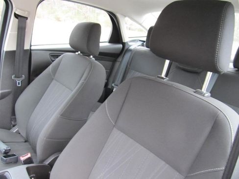 Used 2015 Ford Focus S image 18