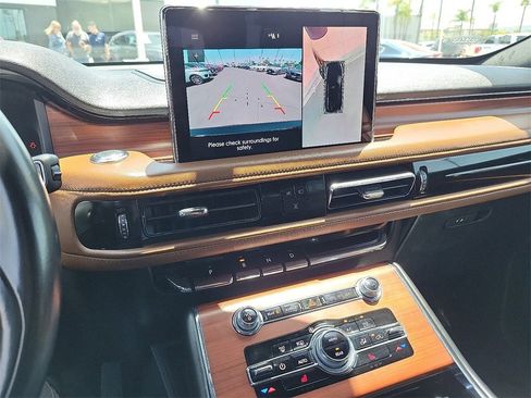 Used 2022 Lincoln Aviator Reserve image 14
