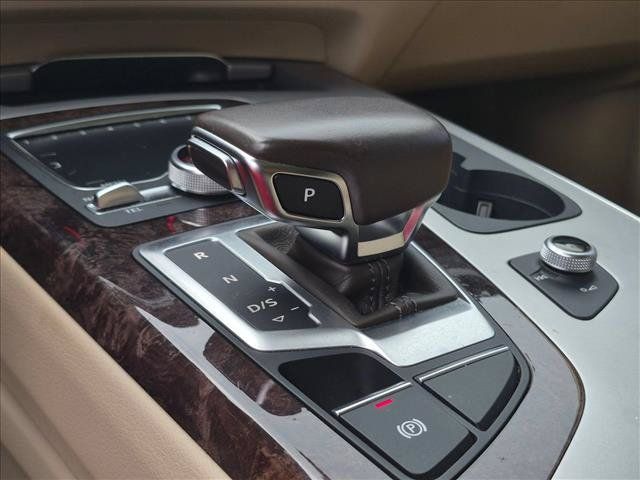 Used 2019 Audi Q7 2.0T Premium w/ Convenience Package AWD/4WD image 12