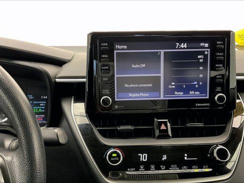 Used 2022 Toyota Corolla LE image 5