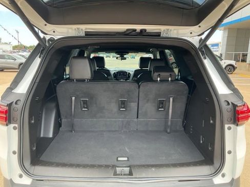 Used 2023 Chevrolet Traverse LT FWD image 29