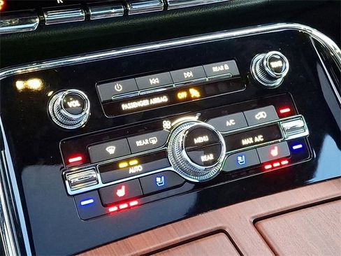 Used 2023 Lincoln Navigator Reserve image 17