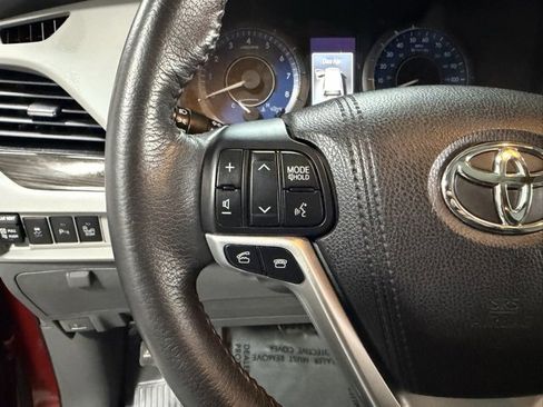 Used 2017 Toyota Sienna image 19