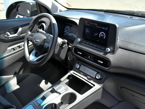 Used 2023 Hyundai Kona SE w/ Cargo Package FWD image 42