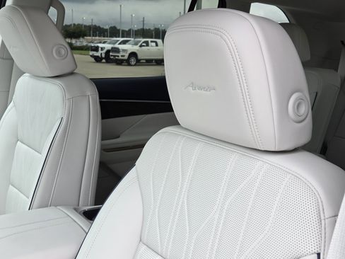 New 2026 Buick Enclave Avenir w/ Super Cruise Package FWD image 15