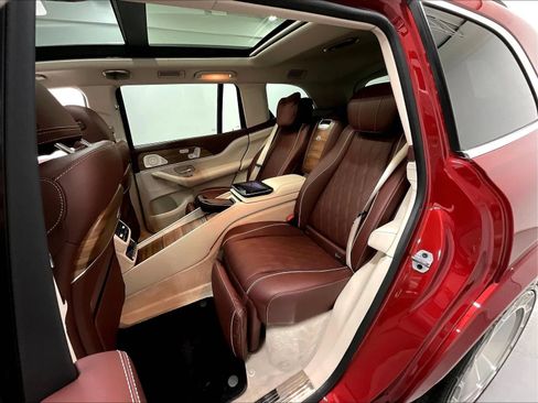 Used 2024 Mercedes-Benz Maybach GLS 600 4MATIC image 14