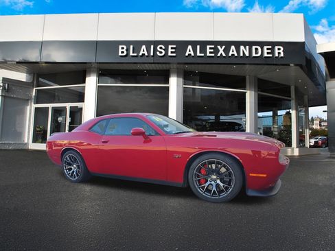 Used 2016 Dodge Challenger SRT w/ Technology Group image 4