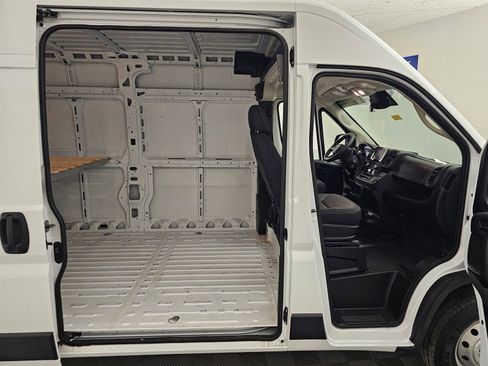 Used 2023 RAM ProMaster 2500 image 30