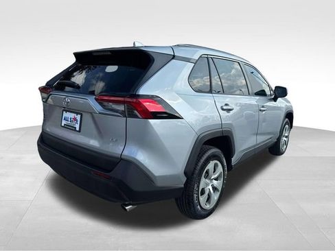 Used 2019 Toyota RAV4 LE image 6