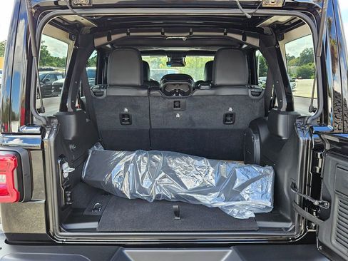 New 2025 Jeep Wrangler Unlimited Rubicon 392 image 13