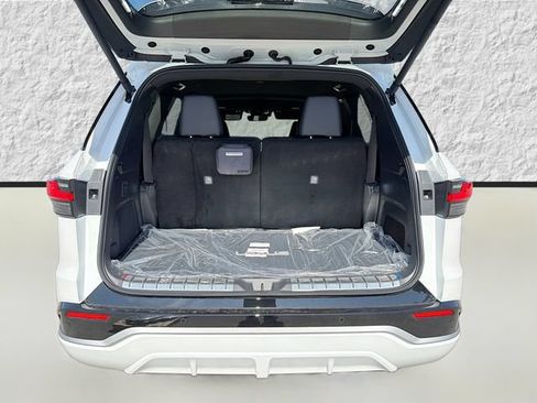 New 2026 Lexus TX 500h AWD image 12