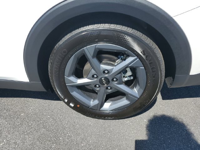 New 2026 Kia K4 FWD image 9