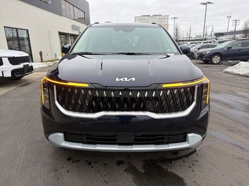 New 2026 Kia Carnival EX image 3