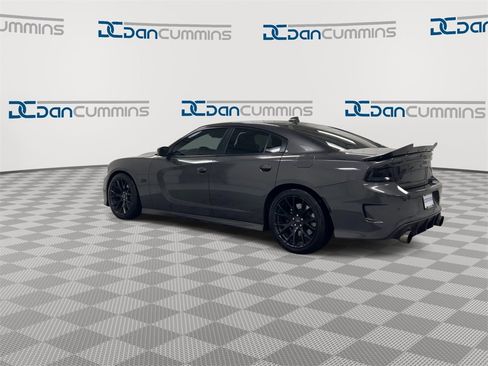 Used 2018 Dodge Charger R/T Scat Pack image 6
