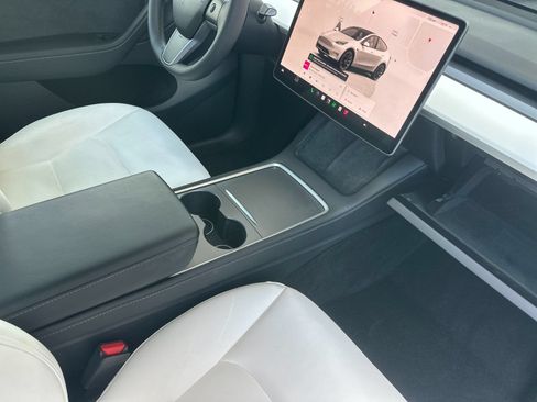 Used 2023 Tesla Model Y Long Range AWD/4WD image 16