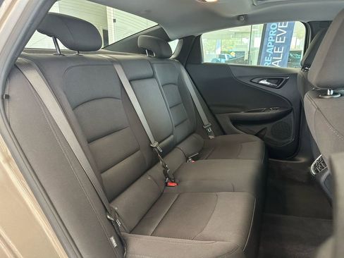 Used 2022 Chevrolet Malibu LT image 24