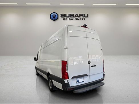 Used 2021 Mercedes-Benz Sprinter 2500 image 2