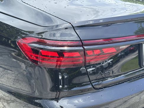 Used 2024 Audi A8 L 3.0T AWD/4WD image 11