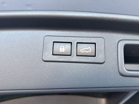 Used 2023 Subaru Forester Limited image 35