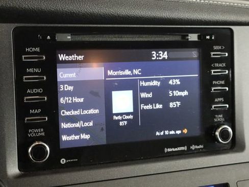 Used 2020 Toyota Sienna XLE w/ XLE Navigation Package FWD image 36