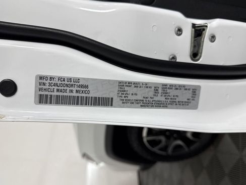 Used 2024 Jeep Compass Trailhawk image 32