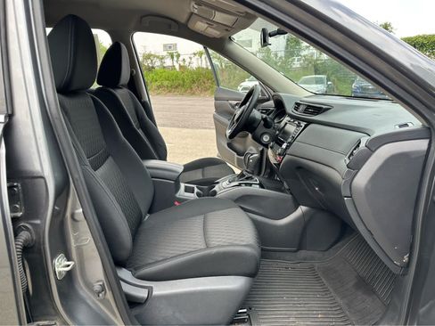Used 2018 Nissan Rogue S AWD/4WD image 19